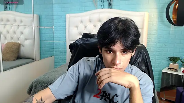 Snapshot of wayath1 chatting on 07/12/26, 11:11 wayath1 online show from 07/12/26, 11:11