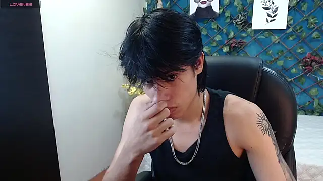 Snapshot of wayath1 chatting on 07/08/26, 11:22 wayath1 online show from 07/08/26, 11:22
