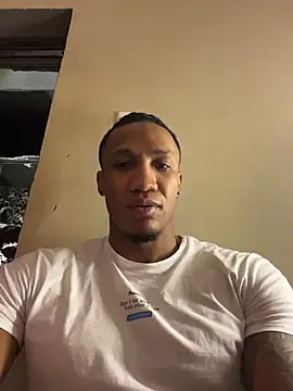 Snapshot of LoganVarela chatting on 07/21/26, 01:19 LoganVarela online show from 07/21/26, 01:19