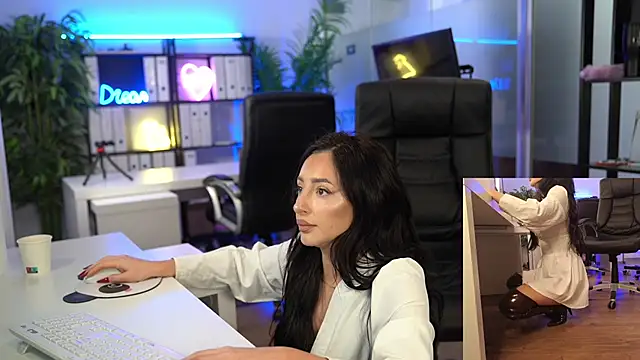 Snapshot of BabesGoWild chatting on 02/21/26, 05:42 BabesGoWild online show from 02/21/26, 05:42