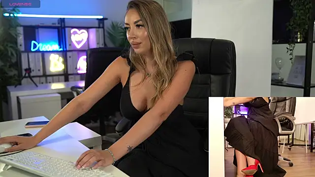 Snapshot of BabesGoWild chatting on 06/18/26, 04:55 BabesGoWild online show from 06/18/26, 04:55