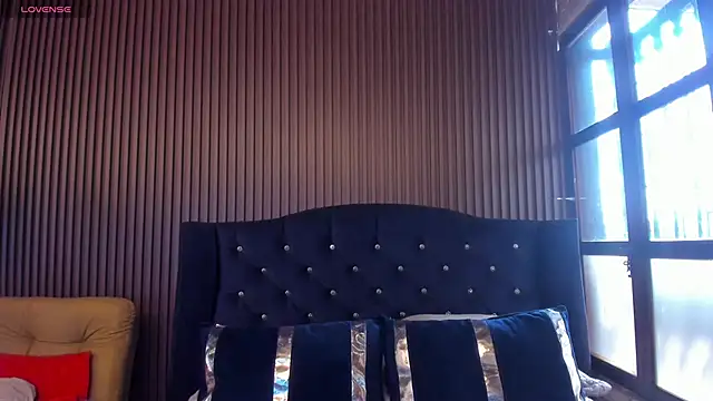 Chloe Belll online show from 06/17/26, 04:39