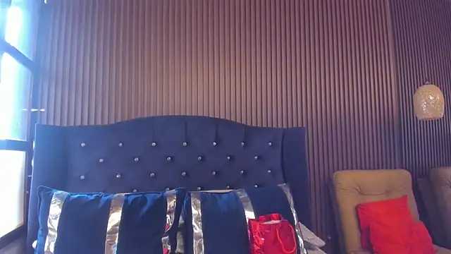 Chloe Belll online show from 06/30/26, 06:30