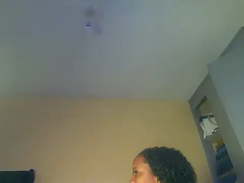 Snapshot of Milamelanie chatting on 06/16/26, 06:57 Milamelanie online show from 06/16/26, 06:57