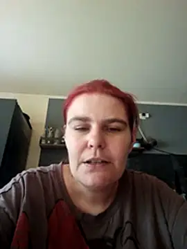 Snapshot of GoldenWifee chatting on 06/17/26, 05:29 GoldenWifee online show from 06/17/26, 05:29