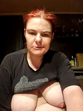 Snapshot of GoldenWifee chatting on 07/15/26, 04:19 GoldenWifee online show from 07/15/26, 04:19