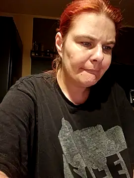 Snapshot of GoldenWifee chatting on 07/16/26, 03:58 GoldenWifee online show from 07/16/26, 03:58