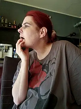 Snapshot of GoldenWifee chatting on 06/16/26, 05:07 GoldenWifee online show from 06/16/26, 05:07
