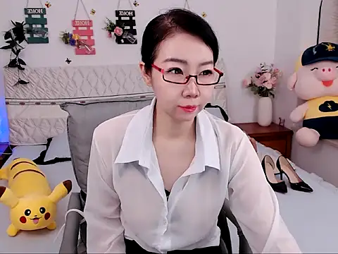 Catheriner online show from 06/11/26, 10:51