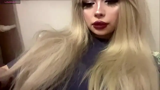 moonluv33 online show from 07/25/26, 02:45