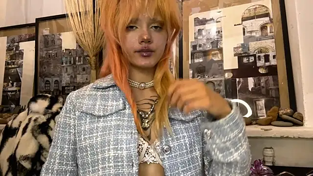 JoanneMcauly online show from 06/24/26, 09:45