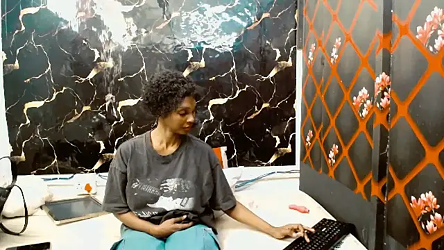 Snapshot of Caramelminxx_ chatting on 07/07/26, 07:45 Caramelminxx online show from 07/07/26, 07:45