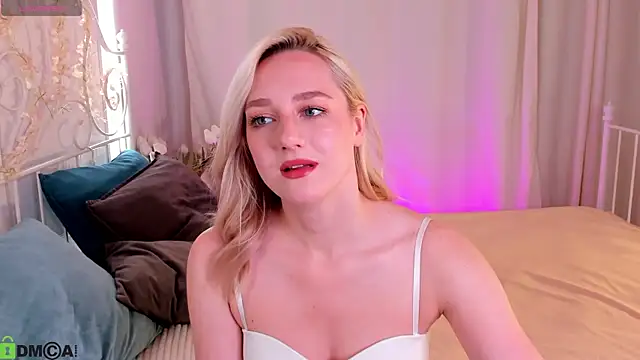 Chloe-Deccer online show from 07/22/26, 12:34