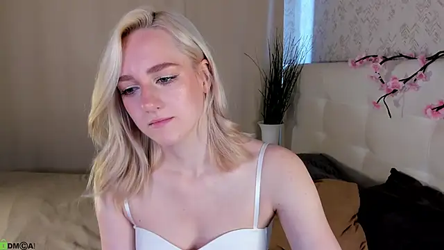 Chloe-Deccer online show from 06/30/26, 01:16
