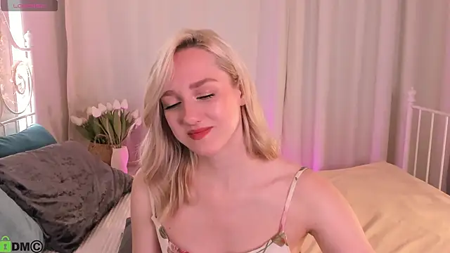 Chloe-Deccer online show from 07/20/26, 01:13