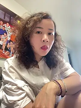 Snapshot of xiaolen- chatting on 07/09/26, 04:24 xiaolen- online show from 07/09/26, 04:24