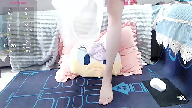 Snapshot of xiaolen- chatting on 07/05/26, 03:44 xiaolen- online show from 07/05/26, 03:44