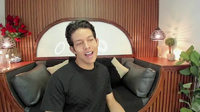 Snapshot of LevinFox chatting on 06/22/26, 11:51 LevinFox online show from 06/22/26, 11:51