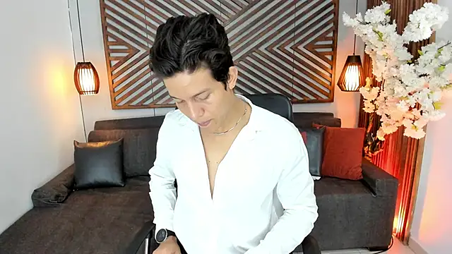 Snapshot of LevinFox chatting on 06/16/26, 11:32 LevinFox online show from 06/16/26, 11:32