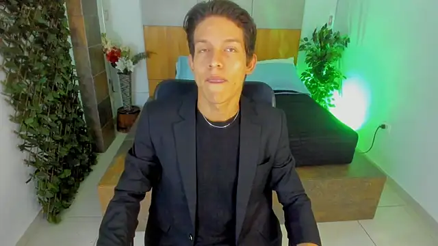 Snapshot of LevinFox chatting on 06/18/26, 11:37 LevinFox online show from 06/18/26, 11:37