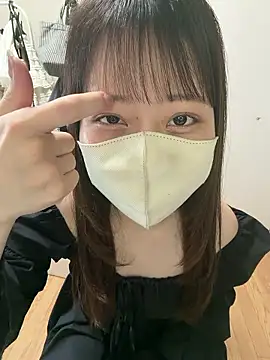 Snapshot of Miiruuu75 chatting on 06/10/26, 12:12 Miiruuu75 online show from 06/10/26, 12:12