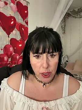 juliee1979 online show from 06/12/26, 04:05