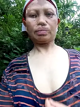Snapshot of Ila-min chatting on 06/12/26, 11:30 Ila-min online show from 06/12/26, 11:30
