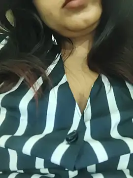 Snapshot of sheela_3563 chatting on 07/10/26, 01:11 sheela 3563 online show from 07/10/26, 01:11