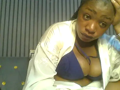 Snapshot of sweett_camillah chatting on 06/11/26, 12:32 sweett camillah online show from 06/11/26, 12:32