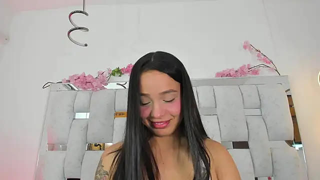Snapshot of Luna_Juicyberry chatting on 06/10/26, 06:20 Luna Juicyberry online show from 06/10/26, 06:20