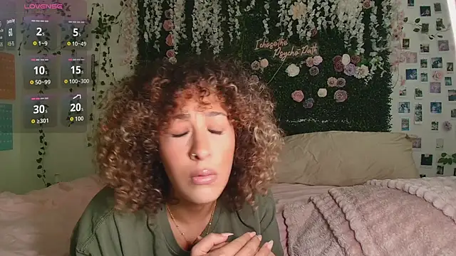 LyraCovee online show from 07/21/26, 12:24