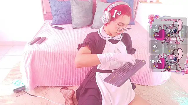 Snapshot of LEE_ROSES chatting on 06/15/26, 01:11 LEE ROSES online show from 06/15/26, 01:11