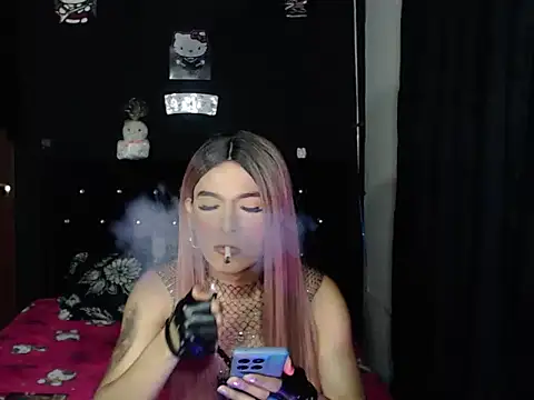 Snapshot of madame_kitty chatting on 07/11/26, 10:21 madame kitty online show from 07/11/26, 10:21