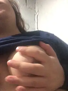 alexaparedes01 online show from 06/11/26, 01:16