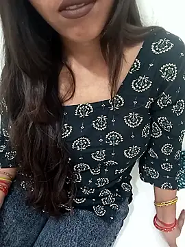 Meenakshi rajput online show from 06/10/26, 04:13