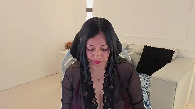 Snapshot of ariannajonesvg chatting on 07/13/26, 03:06 ariannajonesvg online show from 07/13/26, 03:06