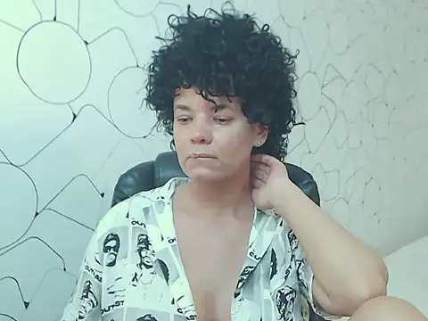CurlyMood online show from 06/06/26, 02:44
