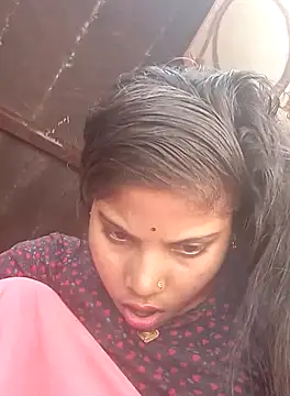 Snapshot of Hotnewbhabi_riya chatting on 06/10/26, 04:35 Hotnewbhabi riya online show from 06/10/26, 04:35
