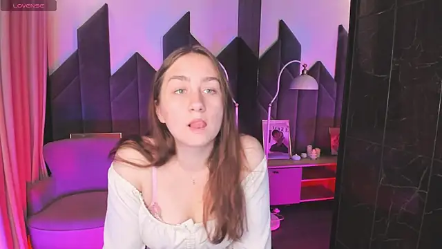 polly bloomm online show from 07/07/26, 06:27