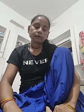 Snapshot of Karishna_hot chatting on 06/18/26, 11:32 Karishna hot online show from 06/18/26, 11:32