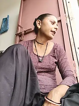 Snapshot of Karishna_hot chatting on 06/24/26, 11:42 Karishna hot online show from 06/24/26, 11:42
