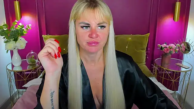 LilyDav online show from 07/09/26, 05:19