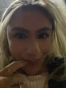 Snapshot of Lia-firee chatting on 07/15/26, 01:56 Lia-firee online show from 07/15/26, 01:56
