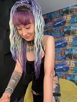 MoonAndDagger online show from 06/08/26, 06:36