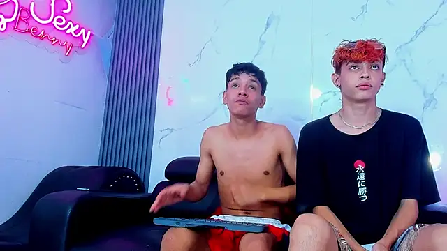 Snapshot of Litle_sweet_boys chatting on 07/08/26, 06:08 Litle sweet boys online show from 07/08/26, 06:08