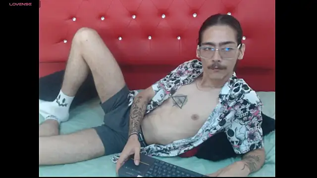 Snapshot of bigcock_robert chatting on 06/15/26, 07:35 bigcock robert online show from 06/15/26, 07:35