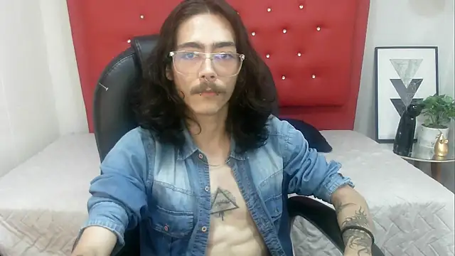 Snapshot of bigcock_robert chatting on 06/20/26, 07:41 bigcock robert online show from 06/20/26, 07:41