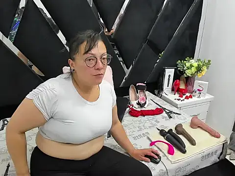 Susana Flame online show from 07/11/26, 02:56