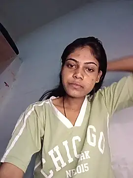 Snapshot of aapki_priya chatting on 06/17/26, 04:23 aapki priya online show from 06/17/26, 04:23