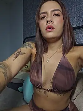 Snapshot of mile_latina chatting on 07/13/26, 05:51 mile latina online show from 07/13/26, 05:51